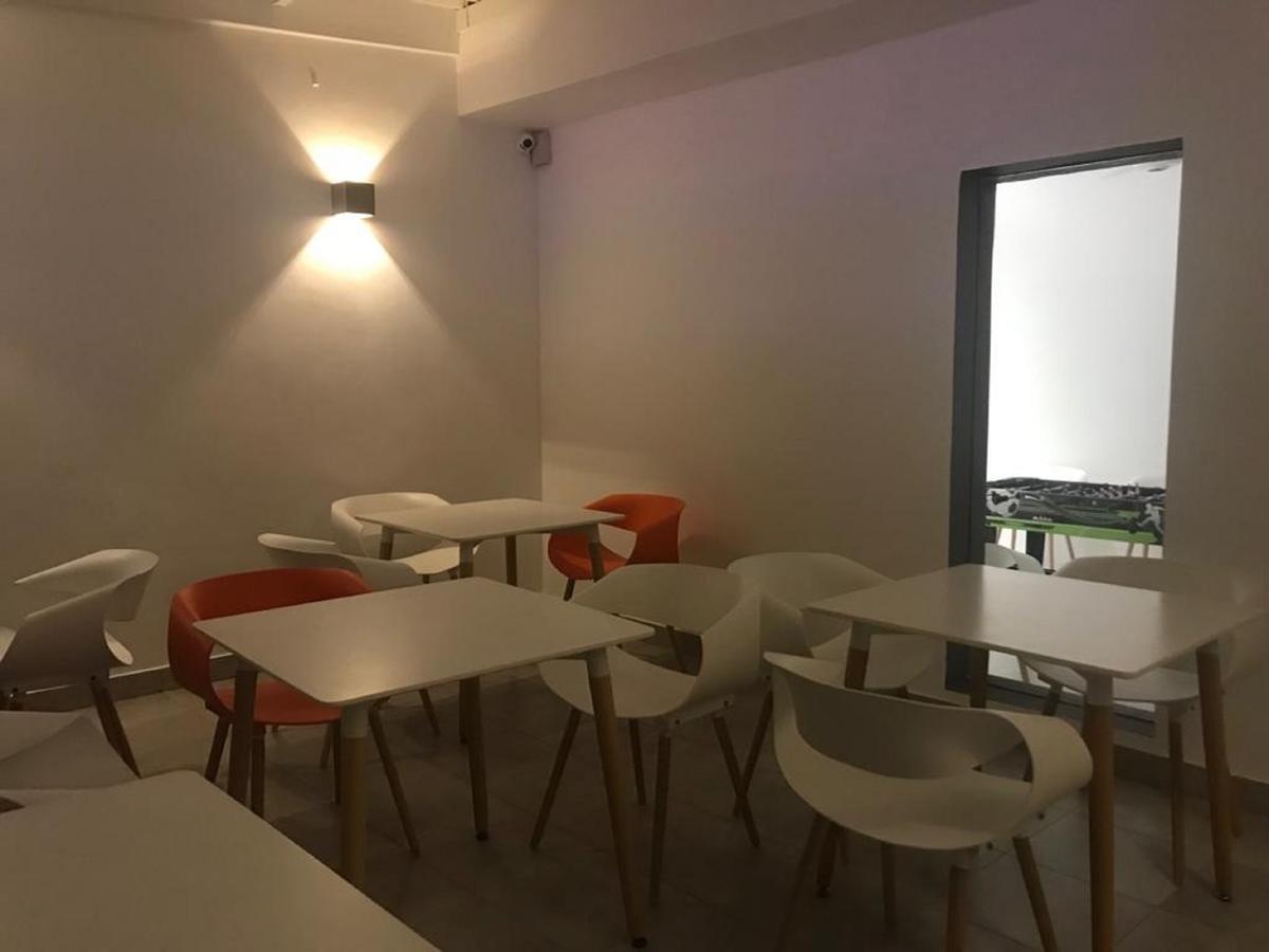 The Capsule Hotel Colombo Extérieur photo